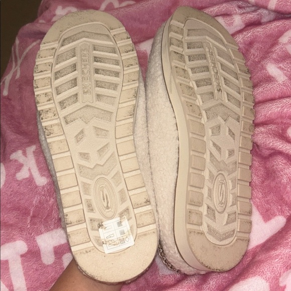 Bobs Skechers Cream Slip-On Women's Shoes - Picture 4 of 5